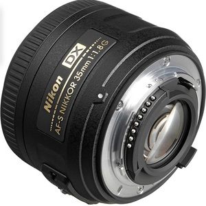 Nikon AF-S DX NIKKOR 35mm f/1.8G Lens with Auto Focus for Nikon DSLR Cameras